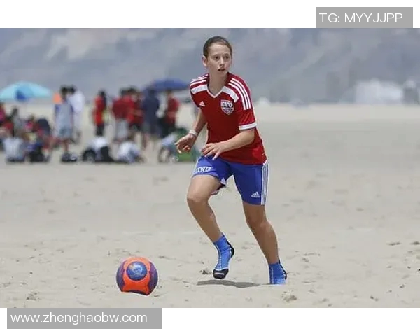 外国足球明星沙雕艺术展览揭幕展现球场传奇与创意结合的独特魅力